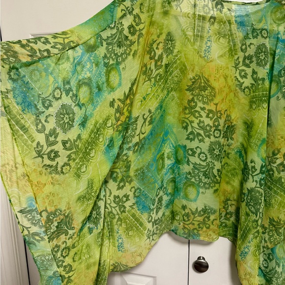 Susan Graver sheer handkerchief , fliral Patterned Top. Boho. 2 X - Picture 6 of 9